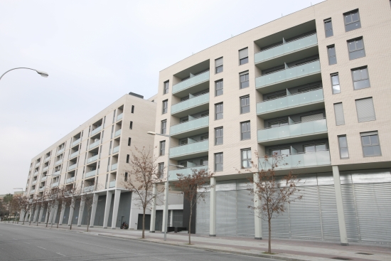 50 habitatges, locals i pàrquing en Av. Els Alps, Cornellà