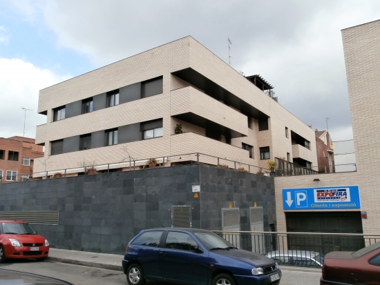 12 Viviendas, local y aparcamiento-Esplugues de Llobregat