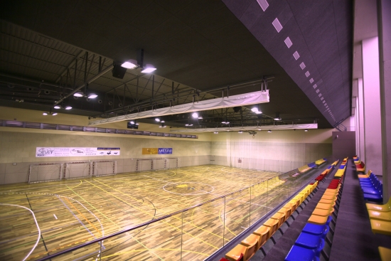 Pabellón polideportivo en Av. Línea eléctrica-Cornellà