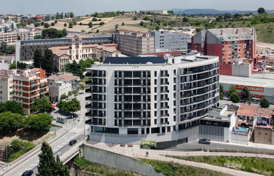 35 viviendas, local, aparcamiento en c/ francesc ribas granollers